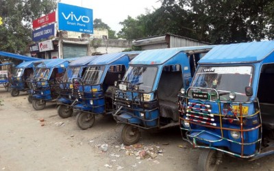 ऑटो-विक्रम की हड़ताल से लोग बेहाल