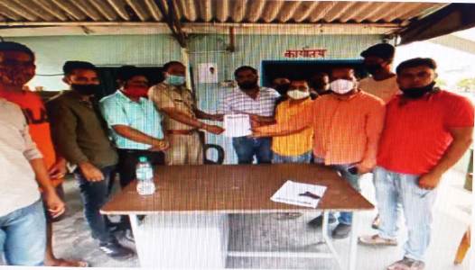 श्यामपुर में अवैध शराब के खिलाफ भाजयुमों ने सौंपा ज्ञापन