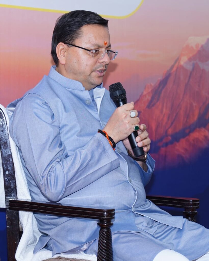 मुख्य सेवक सदन में सीएम ने किया बोधिसत्व विचार श्रृंखला एक नई सोच नई पहल पुस्तक का विमोचन