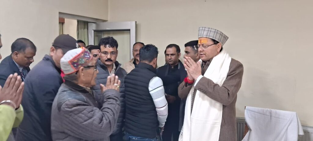 सीएम धामी मुनस्यारी पहुंचे, जनता और जवानों से किया आत्मीय संवाद