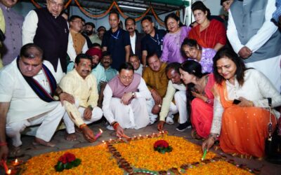 सीएम धामी ने भाजपा प्रदेश कार्यालय में मनाई दीपावली, पूजा अर्चना कर वोकल फॉर लोकल का लिया संकल्प