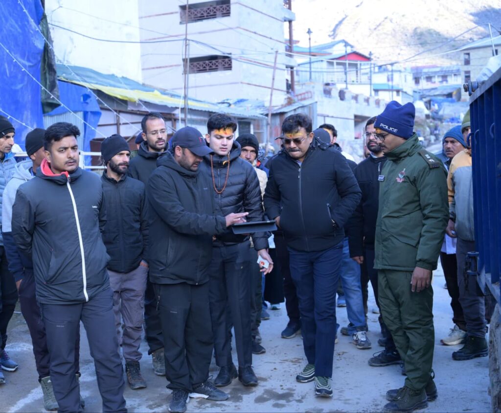 सीएस बर्द्धन ने केदारनाथ यात्रा व्यवस्थाओं का लिया जायजा, पुनर्निर्माण कार्यों और यात्रियों की सुविधाओं का किया निरीक्षण