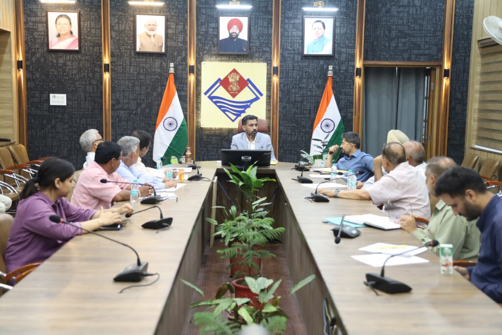 मतदाता सूची का विशेष गहन पुनरीक्षण लोकतांत्रिक व्यवस्था की आधारशिलाः डीएम दून