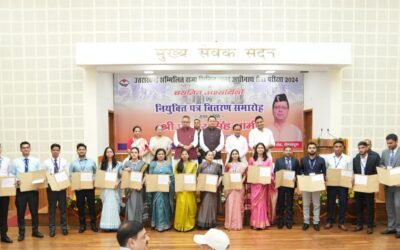 सीएम धामी ने पीसीएस परीक्षा के सफल अभ्यर्थियों को दिए नियुक्ति पत्र, दिया जनसेवा का मूल मंत्र