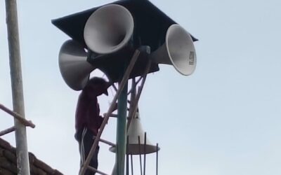 दून पुलिस का निर्धारित मानकों के विपरीत संचालित लाउडस्पीकरों पर चला अभियान