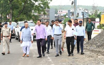 नंदा की चौकी पुल के एप्रोच रोड के पुनर्निर्माण कार्य का सीएम धामी ने किया निरीक्षण