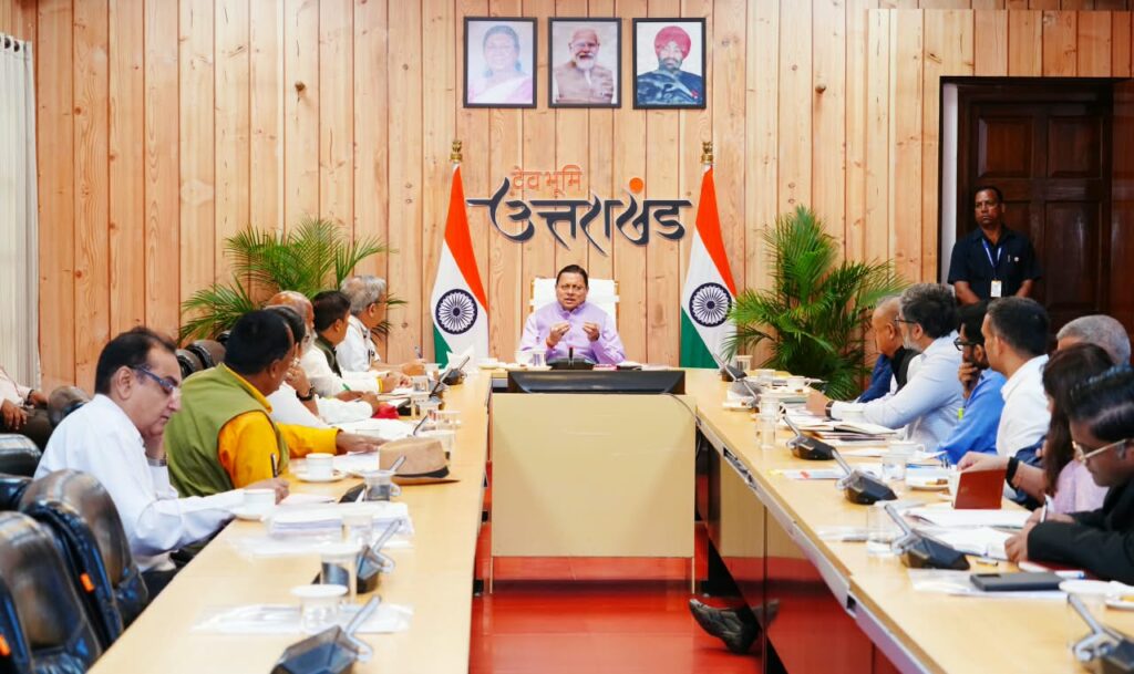 बैठक में सीएम धामी ने दिए रिवर्स पलायन के लिए विभागीय योजनाओं का प्रभावी क्रियान्वयन सुनिश्चित करने के निर्देश