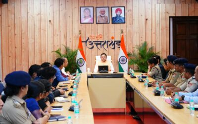 सीएम आवास में देर रात तक जिलाधिकारियों और एसएसपी के साथ चली चार घंटे से अधिक मैराथन बैठक